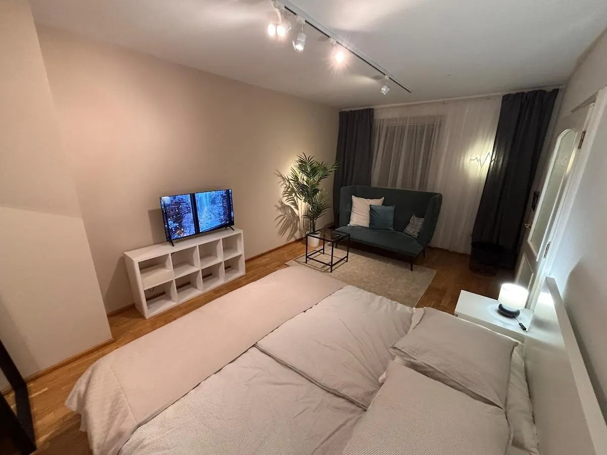 Zsigmond Gardens Cosy Flat location